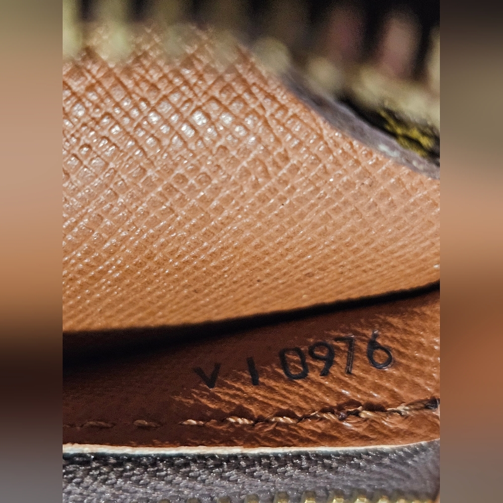 Louis Vuitton Babylone Monogram Tote - Picture 15 of 16